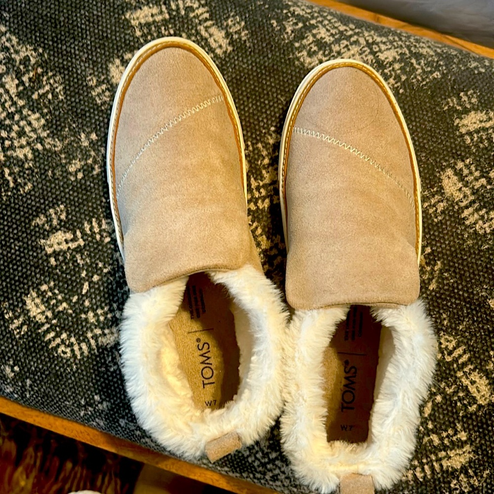 Toms Booties with fur